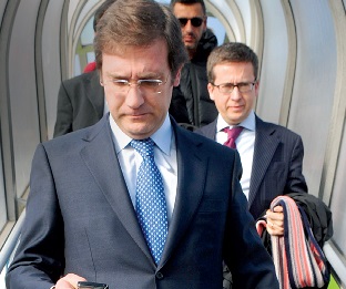 GOVERNO GASTA 34,8 MILHÕES EM VIAGENS