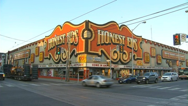 Honest Ed’s abriu nas ruas Bloor e Bathurst, em 1948