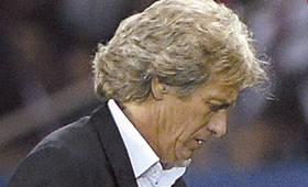 Plantel já não suporta tom agressivo das mensagens do técnico (Pedro Simões)