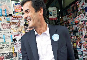 Rui Moreira venceu no Porto, apesar de a sondagem do ‘JN’ o ter colocado em 2.º lugar (Foto de Estela Silva/LUSA)