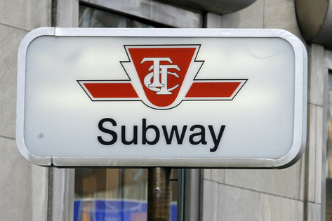 SUBWAY FECHADO ENTRE A BLOOR E ST. GEORGE DURANTE O FIM DE SEMANA LONGO