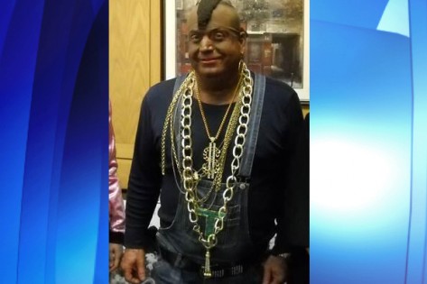 O vice-diretor Lionel Klotz, vestido como Mr. T. TWITTER