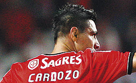 Rui Patrício, Cardozo e árbitro decidem jogo. (FERNANDO FERREIRA)