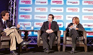 Morais Barbosa, da Dignus, Natália Nunes, da Deco, e o analista económico, Camilo Lourenço, estiveram entre os convidados demais um Fórum CM (Foto de Pedro Catarino)