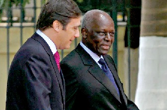 O Governo está a tentar melhorar relação com Angola
