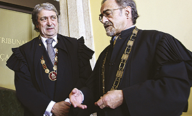 Pinto Monteiro, ex-PGR, e Noronha do Nascimento, ex-presidente do Supremo Tribunal de Justiça. (JOÃO CORTESÃO) Pinto Monteiro, ex-PGR, e Noronha do Nascimento, ex-presidente do Supremo Tribunal de Justiça. (JOÃO CORTESÃO)