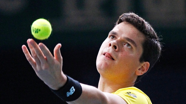 Milos Raonic durante uma partida de ténis. (AP Photo / Remy de la Mauviniere)