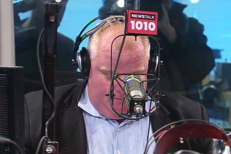 Rob Ford fala no seu programa de rádio semanal - 03 novembro de 2013. CityNews