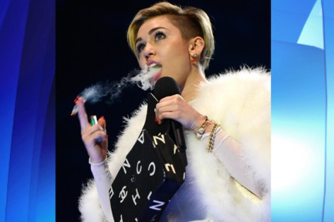 Miley Cyrus durante os MTV Europe Music Awards, 10 de novembro de 2013. GETTY IMAGES