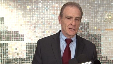 Norm Kelly mostra-se 