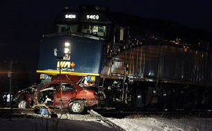 MONTREAL: ACIDENTE ENTRE UM COMBOIO E UM LIGEIRO FAZ UMA VÍTIMA MORTAL