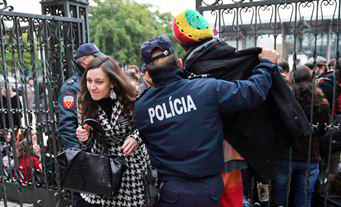 Segundo a estrutura sindical, 