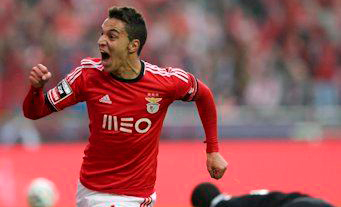 Rodrigo festeja o golo