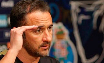 Vitor Pereira orienta o Al Ahli, da A´rábia Saudita, desde junho de 2013