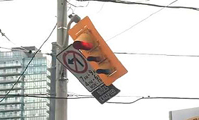 ENVIRONMENT CANADA EMITE AVISO DE VENTO FORTE PARA TORONTO