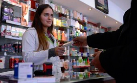 Voluntários vão estar distribuídos pelas farmácias entre as 9h00 e as 19h00. (Edgar Martins / Correio da Manhã)