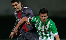 Miljkovic e Braga em ação no jogo em Vila do Conde. (Manuel Araújo)