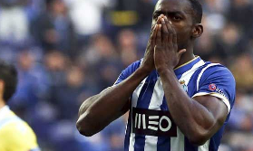 Golo de Jackson Martinez foi o suficiente para o FC Porto vencer o Nápoles por 1-0