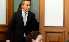 O secretário de Estado dos Transportes considerou ontem inaceitável que o PS esteja fora