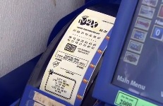 Foto de arquivo de um bilhete Lotto Max. CityNews.