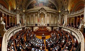 Parlamento chumbou a coadoção por casais do mesmo sexo. (Sérgio Lemos / Correio da Manhã)