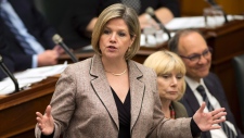 Andrea Horwath durante o período de perguntas na Legislatura do Ontário em Toronto. Imagem de arquivo. (The Canadian Press / Frank Gunn)