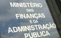 MENOS 2 MIL TRABALHADORES NA FUNÇÃO PÚBLICA