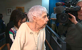 Norma Marshall, de 94 anos de idade, falou aos jornalistas numa conferência de imprensa da polícia realizada na quarta-feira 2 de abril de 2014.