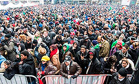 Todos os anos, os ativistas da marijuana aparecem tradicionalmente às 4:20 horas do dia 20 de abril, em cidades de todo o Canadá. (Twitter / @ 420toronto)