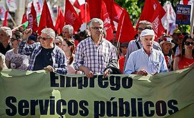 Arménio Carlos na manifestação do Dia do Trabalhador. (LUSA / MÁRIO CRUZ)