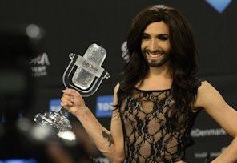 TRANSEXUAL CONCHITA WURST VENCE EUROVISÃO 2014