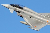 AVIÃO DE COMBATE DESPENHA-SE EM ESPANHA, CAUSANDO A MORTE DO PILOTO