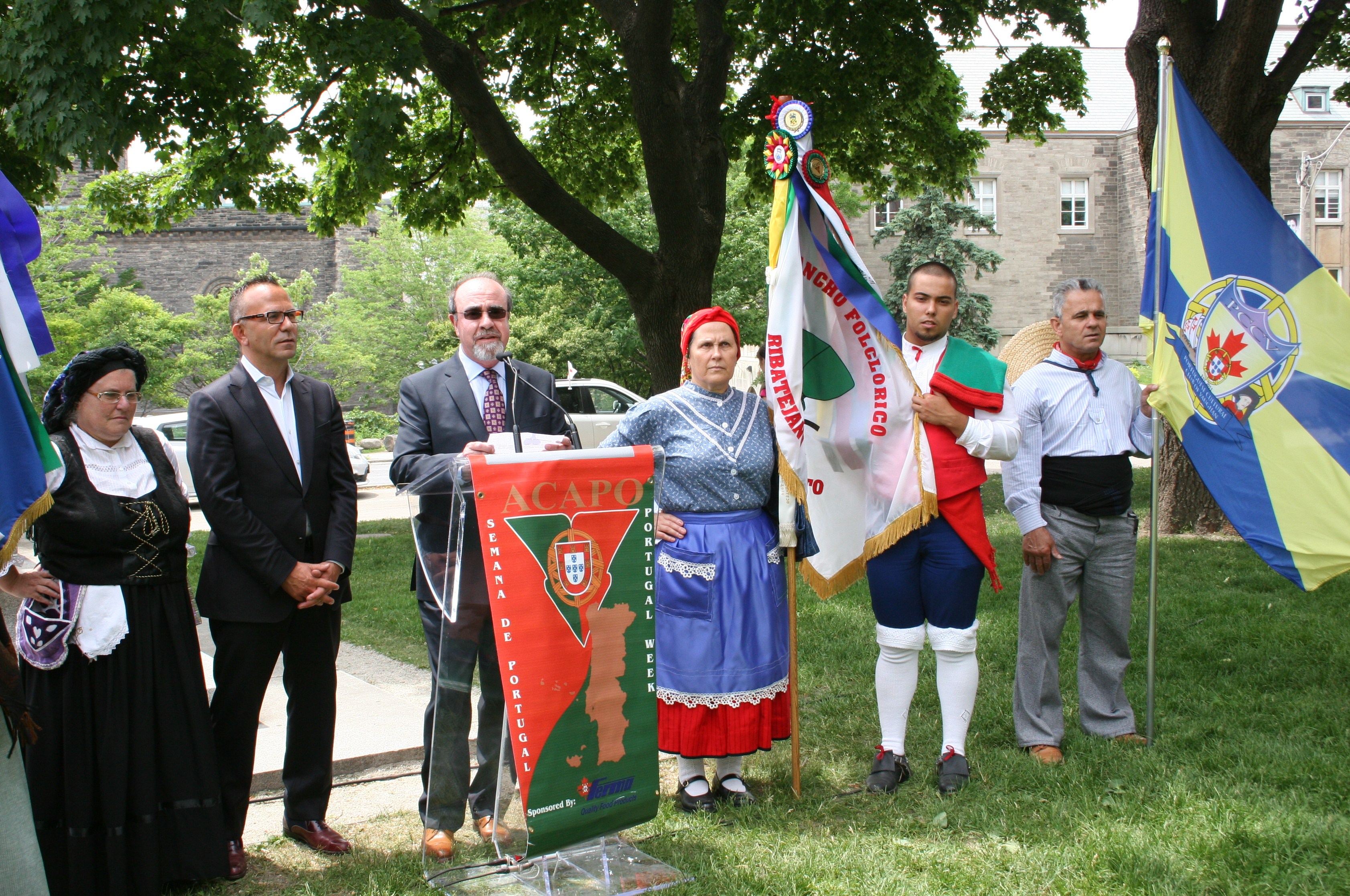 O Chanceler Manuel de Sousa, em gerência interina do Consulado Geral de Portugal em Toronto, associou-se ao governo do Ontário e à ACAPO para celebrar uma data tão significativa para as comunidades portuguesas