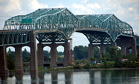 MONTREAL: O CAOS E A PONTE CHAMPLIN