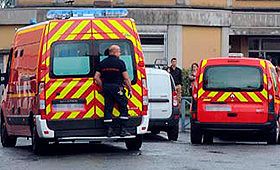 PROFESSORA MORTA EM FRANÇA À FRENTE DA TURMA