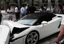 FUNCIONÁRIO DE HOTEL BATE COM LAMBORGHINI E CAUSA 245 MIL EUROS DE PREJUÍZO