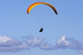 FESTIVAL DE PARAPENTE ATRAI AOS AÇORES MAIS DE UMA CENTENA DE PRATICANTES