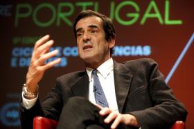 AUTARCA DO PORTO DIZ SER SUA DECISÃO DE MANTER PIMENTEL EM FUNÇÕES