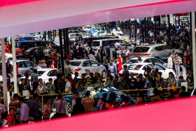 MAIS DE MIL EMPRESAS DO SETOR AUTOMÓVEL ESTÃO A SER INVESTIGADAS NA CHINA