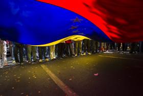 TRÊS FERIDOS E SETE DETIDOS EM PROTESTOS NA VENEZUELA