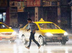 CHINA RECORRE À CHUVA ARTIFICIAL PARA COMBATER SECA NO NORDESTE DO PAÍS