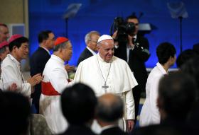PAPA DENUNCIA “CANCRO DO DESESPERO” NAS SOCIEDADES MATERIALISTAS