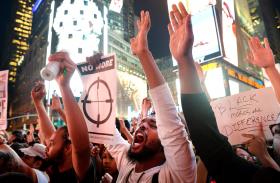 PROTESTOS EM NOVA IORQUE APÓS MORTE DE JOVEM NEGRO NO MISSOURI