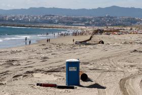 REPOSIÇÃO DE AREIAS NA COSTA DA CAPARICA SÓ PODIA TER SIDO FEITA NO VERÃO — GOVERNO