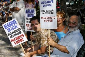 UMA CENTENA DE PESSOAS PARTICIPARAM NA TRIBUNA PÚBLICA EM DEFESA DO SNS EM FARO
