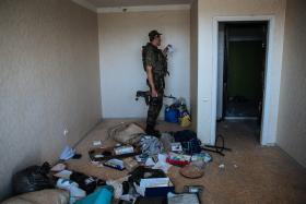 FORÇAS PRÓ-RUSSAS OCUPAM CIDADE UCRANIANA PERTO DE DONETSK