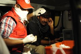 PELO MENOS 230 FERIDOS EM CONFRONTOS EM ISLAMABAD