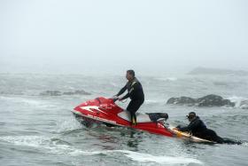 QUEDA DE VIATURA NA NAZARÉ CAUSOU UM DESAPARECIDO