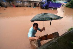 SOBE PARA 27 NÚMERO DE MORTOS POR INUNDAÇÕES E DESLIZAMENTOS DE TERRA NA CHINA