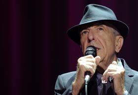 MÚSICO LEONARD COHEN CELEBRA 80 ANOS E EDITA NOVO ÁLBUM